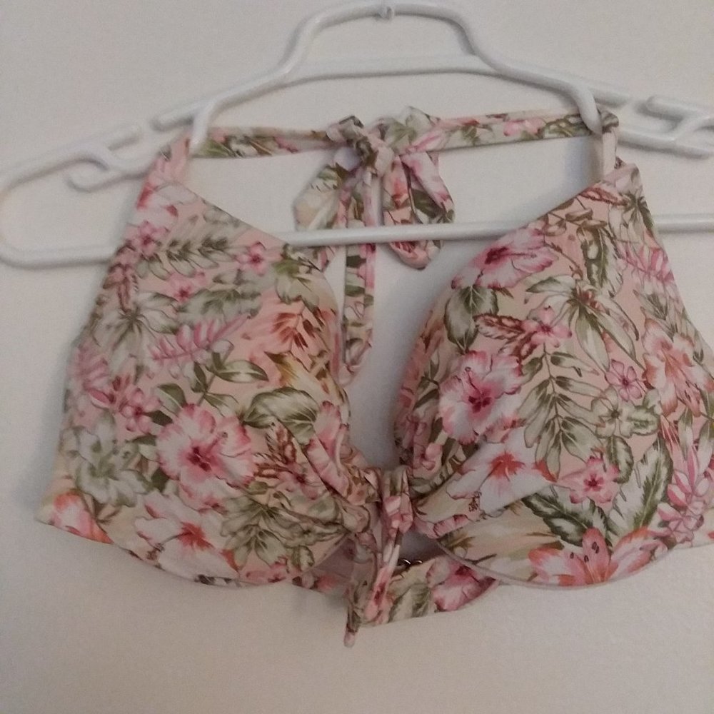 H&M Floral Bikini Top